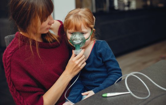 Casos de bronquiolite crescem no Brasil e acendem alerta para saúde infantil