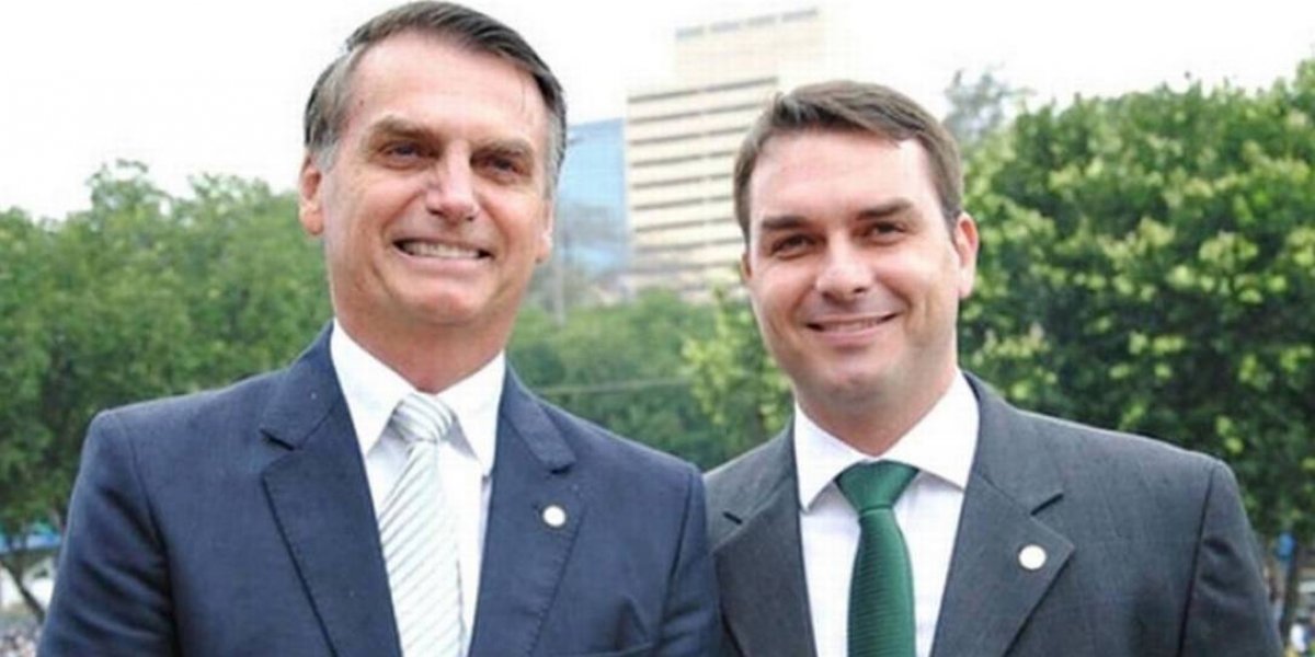Jair e Flávio Bolsonaro 