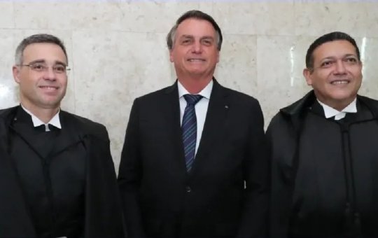 Bolsonaro é convidado para posse de Nunes Marques no TSE e depende de autorização de Moraes para ir