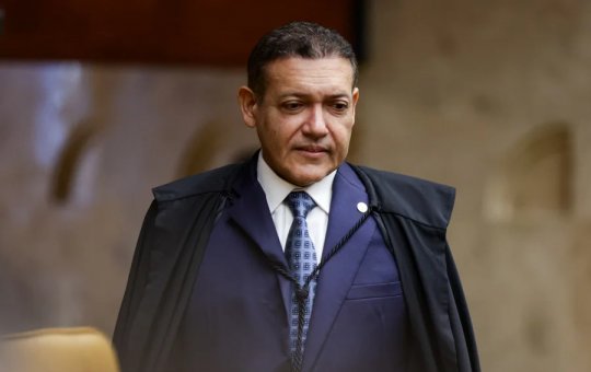 Nunes Marques assume presidência do TSE com desafio do uso da IA nas eleições de 2026