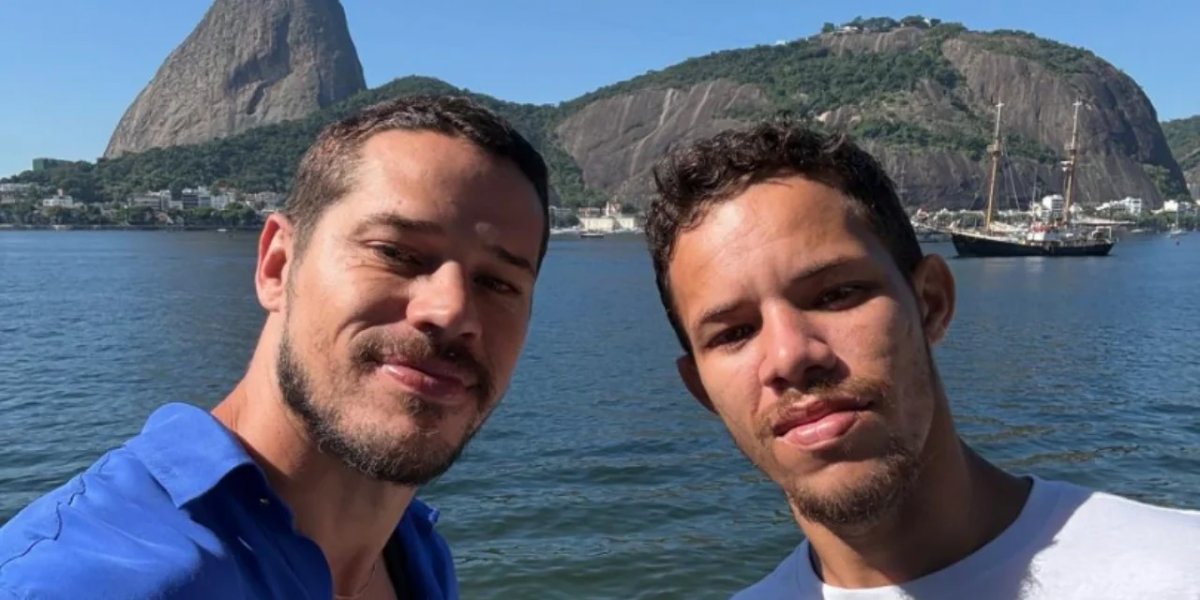 José Loreto emociona fãs ao levar seu 'irmão gêmeo' para fazer tratamento dental