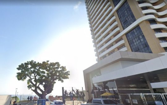 Morador de condomínio de luxo é alvo de operação contra abuso de menores em Salvador