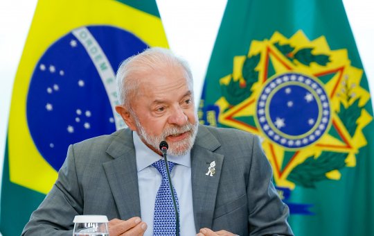 Governo Lula zera imposto federal da "taxa das blusinhas"