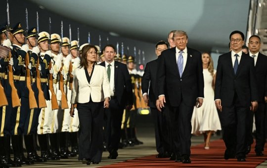 Trump chega à China para encontro com Xi Jinping em meio a tensões econômicas globais