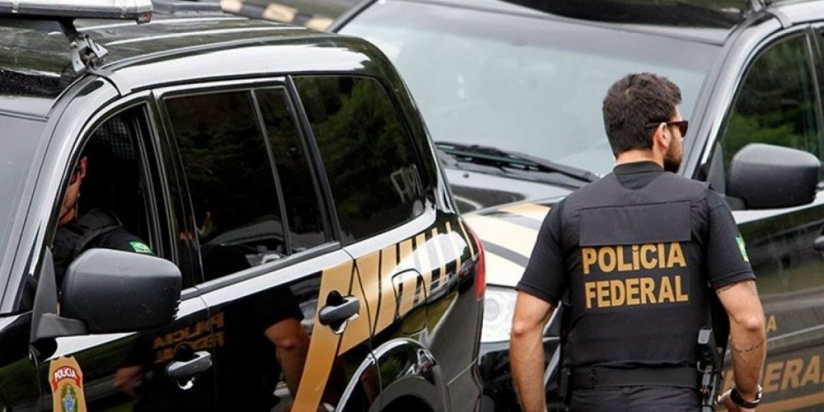Delegada da PF e marido são suspeitos de atuar como “espiões” para grupo ligado a Vorcaro