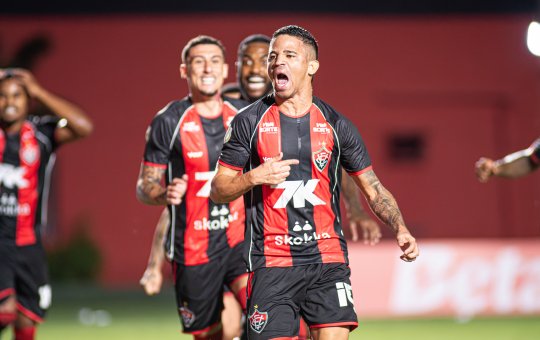 Em noite histórica, Vitória vence o Flamengo e avança para as Oitavas da Copa do Brasil