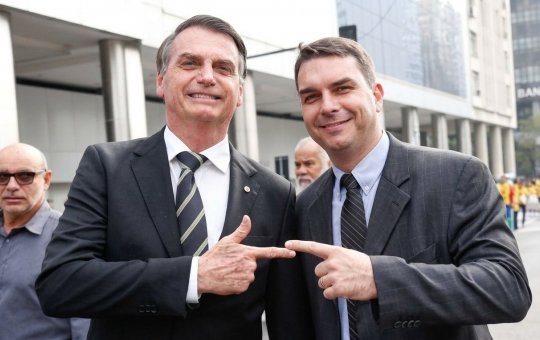 Flávio diz que Bolsonaro pediu para ele “ficar tranquilo” após revelações sobre Daniel Vorcaro