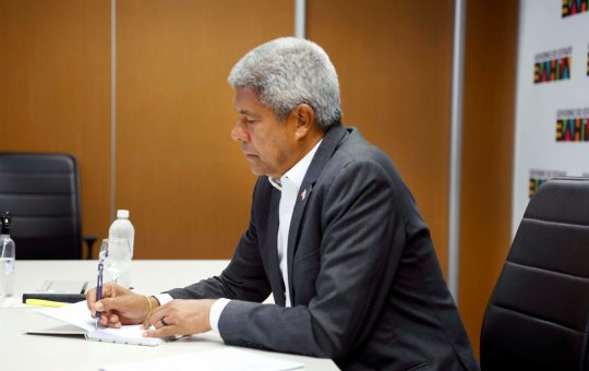 Jerônimo envia projeto com previsão de receita de R$ 85,6 bilhões para 2027