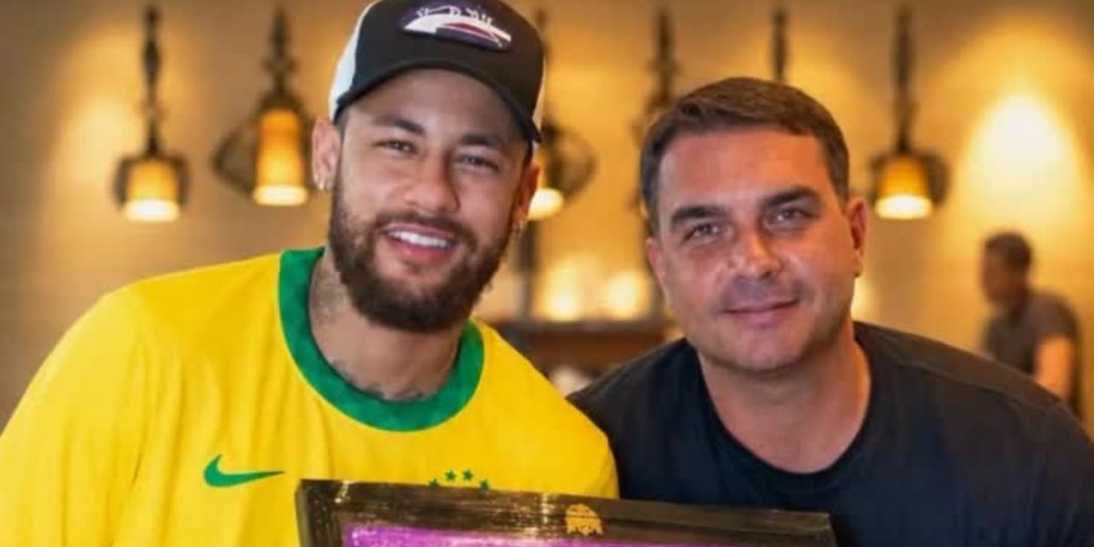Após convocação de Neymar para Copa do Mundo, Flávio Bolsonaro posta foto com o jogador