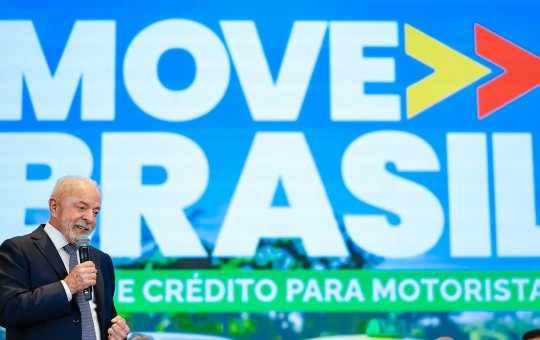 Em tom humorado, Lula proíbe que motoristas de app busquem a 1ª dama para reclamar: 'só não mexam com a Janja'