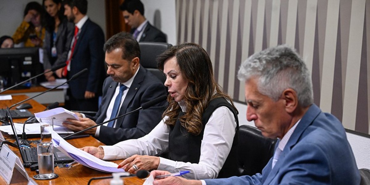 Comissão do Congresso aprova reajuste de 5,4% no piso salarial dos professores da educação básica