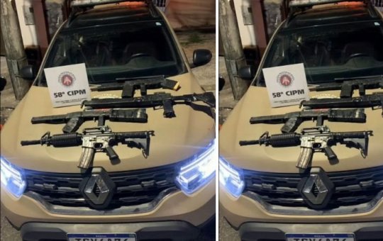 PM encontra simulacro e réplicas de fuzis em casa abandonada em Cosme de Farias