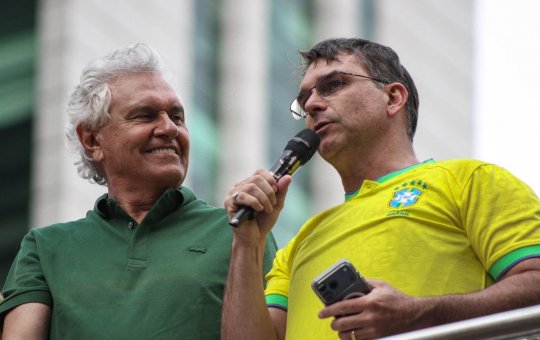 Caiado diz que “político contaminado por Vorcaro” não pode ser presidente