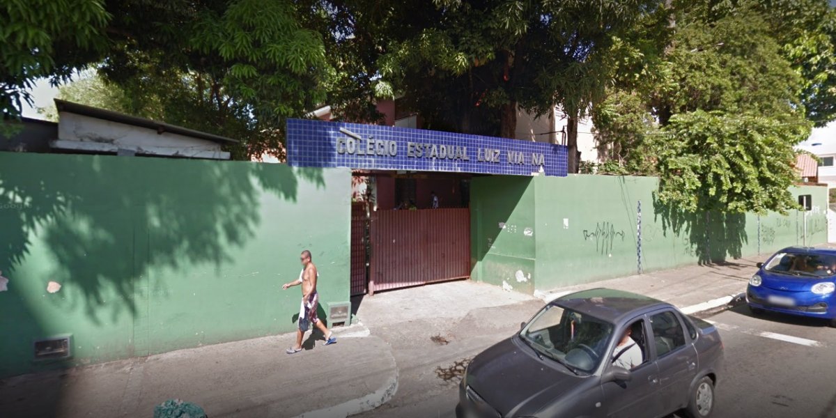 Aulas são suspensas em colégio estadual após raios provocarem queda de luz