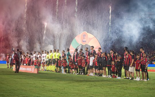 Durante pausa para Copa do Mundo, Vitória prepara saída de jogadores visando o segundo semestre