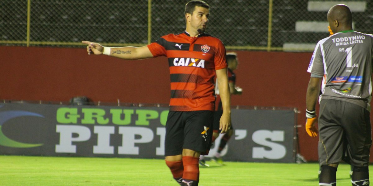 Foto do jogo entre Vitória x Fluminense de Feira, no dia 5 de abril de 2017