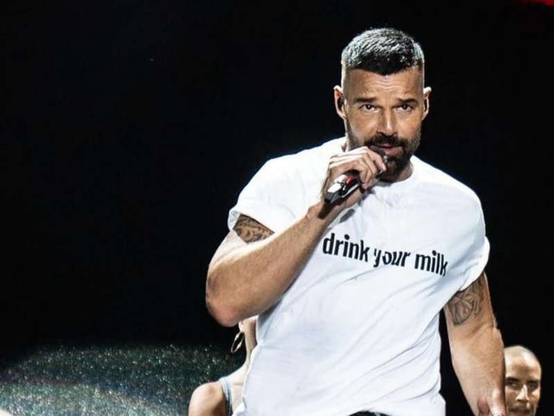 Show de Ricky Martin é interrompido após ataque com gás lacrimogêneo