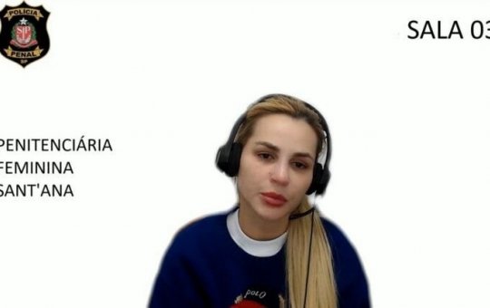 Durante audiência de custódia, Deolane Bezerra diz possuir 'problemas psicológicos'