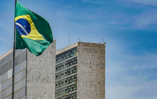 Governo federal bloqueia R$ 22,1 bilhões no Orçamento de 2026