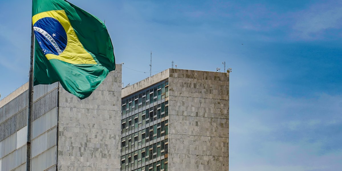 Governo federal bloqueia R$ 22,1 bilhões no Orçamento de 2026