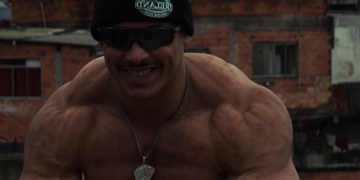 Influenciador Fitness de apenas 22 anos é encontrado morto dentro de casa