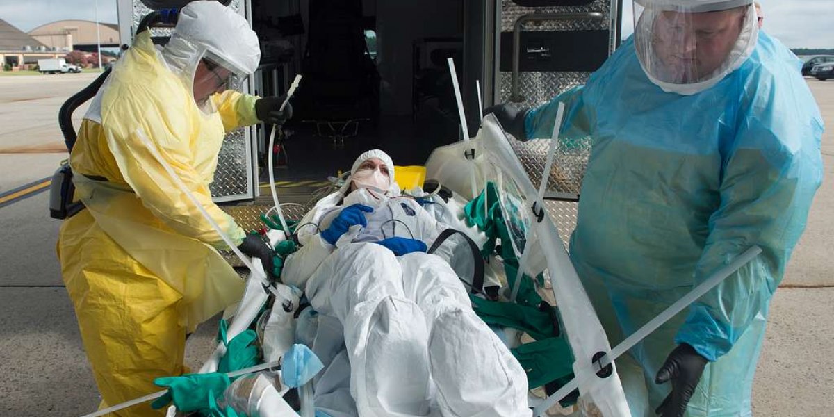 Mais de 900 casos suspeitos de Ebola são acompanhados pela OMS 