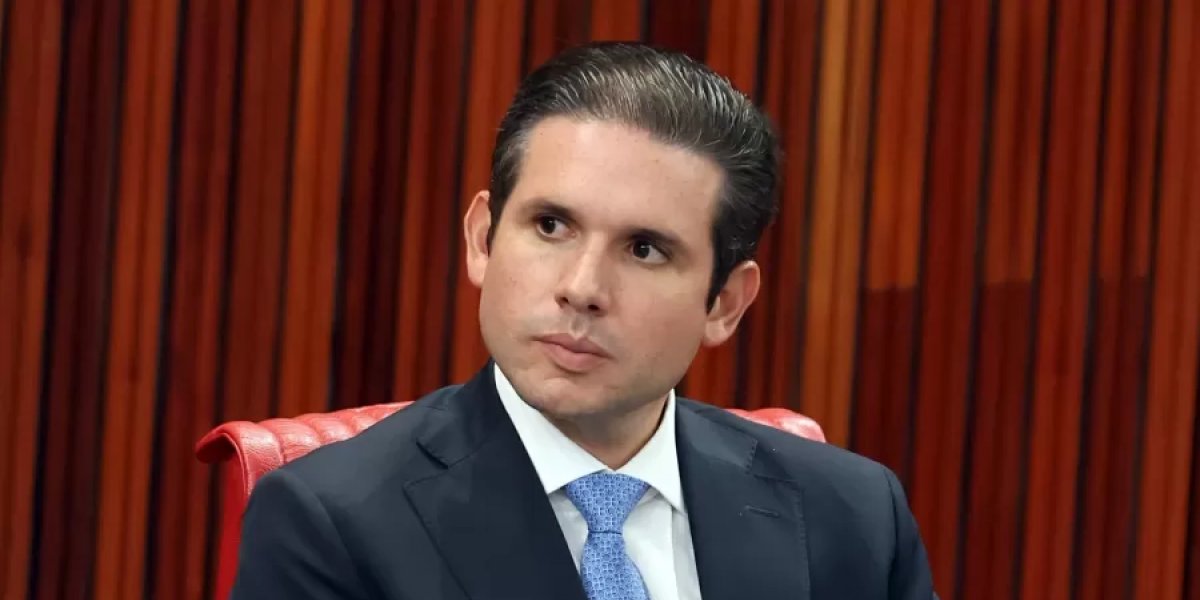 Fim da escala 6x1 terá redução gradual em até um ano, diz Hugo Motta