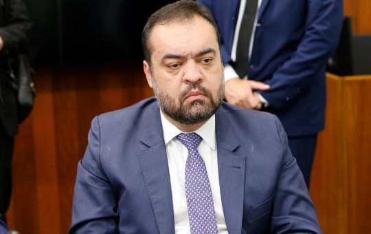 Ex-governador Cláudio Castro é alvo de buscas da PF em investigação sobre o Banco Master