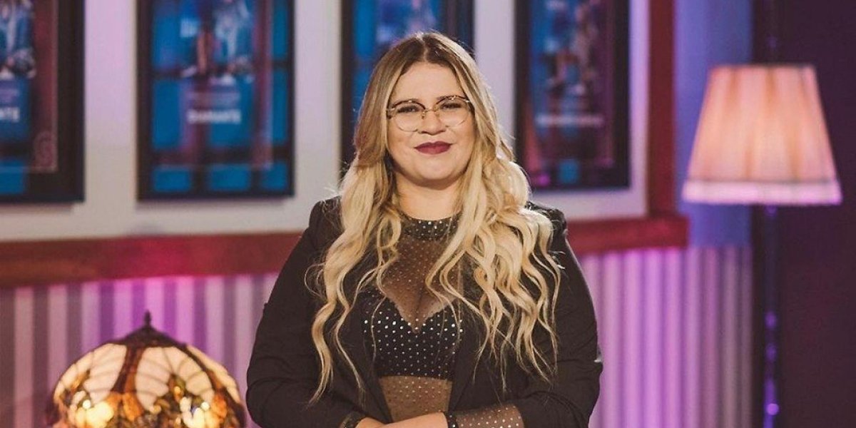 Avião com Marília Mendonça cai em Minas Gerais