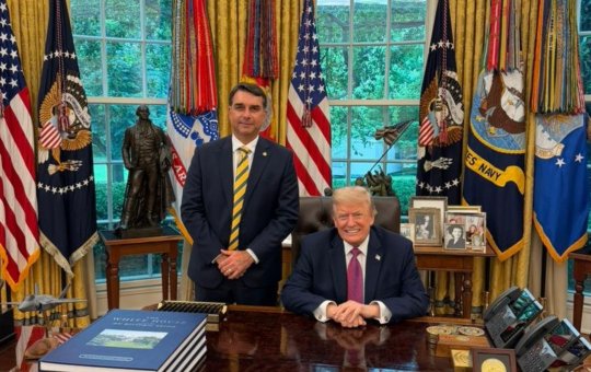 Durante reunião, Flávio Bolsonaro diz ter pedido a Trump que PCC e CV sejam tratados como organizações terroristas
