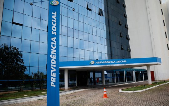 PF apreende R$ 287 mil na casa de servidor investigado por fraude no INSS