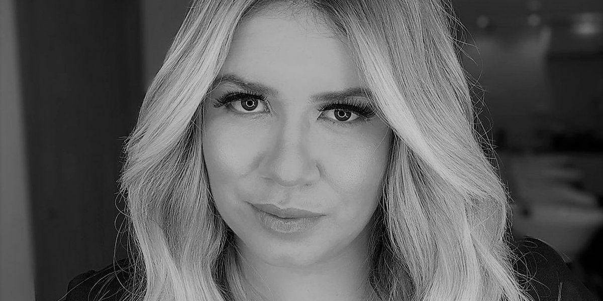 Cantora Marília Mendonça morre aos 26 anos em acidente aéreo