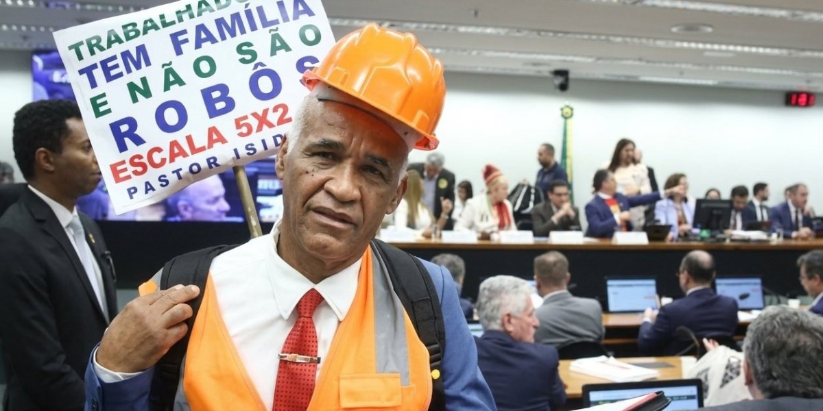 Isidório defende fim da escala 6x1 e diz que trabalhadores terão tempo para “fazer sexo em paz”