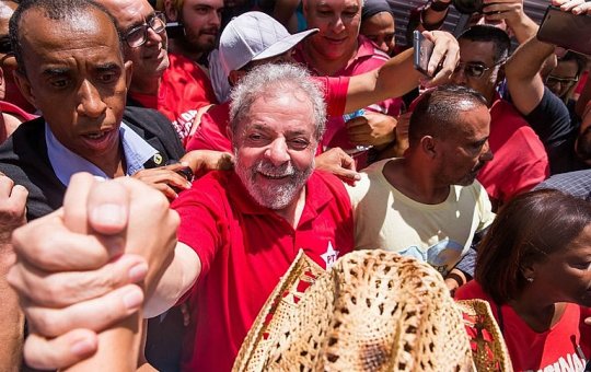 Pesquisa aponta que 51,4% dos brasileiros desaprovam governo Lula