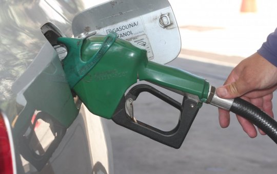 Petrobras anuncia aumento no reajuste de gasolina a partir de sexta-feira 