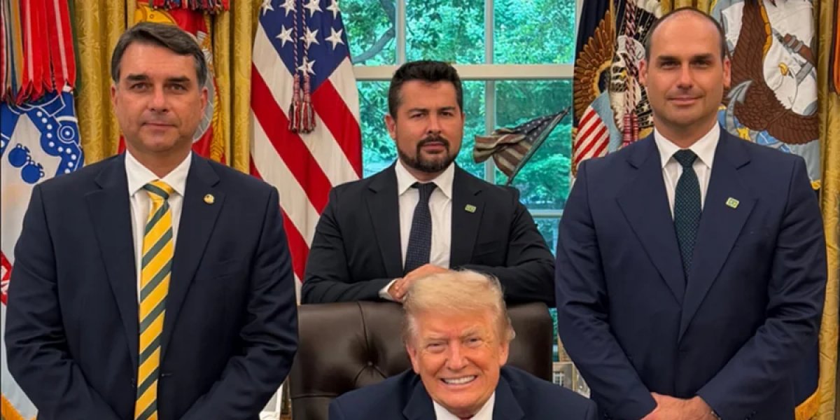 Eduardo Bolsonaro reage após internautas acusarem foto com Trump de ter sido feita por IA