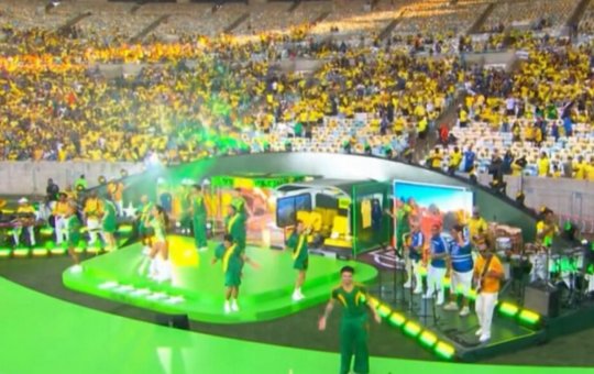 Ivete Sangalo abre pré-jogo da Copa do Mundo ao som de “Festa”
