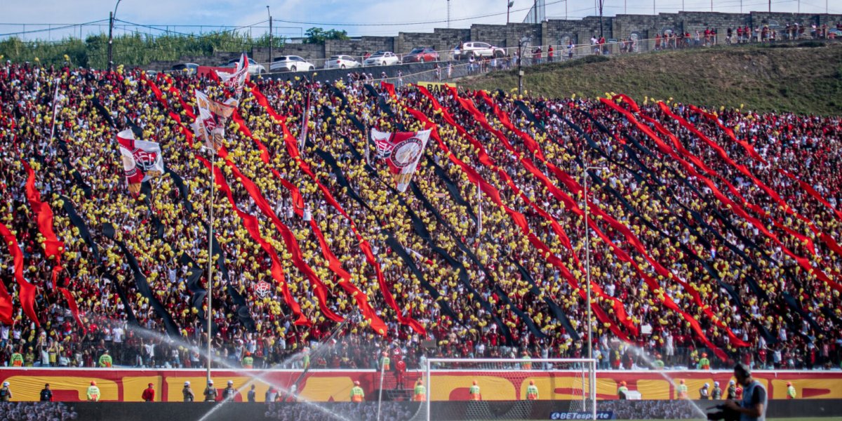 Torcida do Vitória no Barradão
