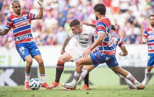 Fortaleza x Vitória: Onde assistir, prováveis escalações e arbitragem