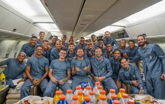 Avião da Seleção Brasileria decola rumo aos Estados Unidos para a Copa do Mundo