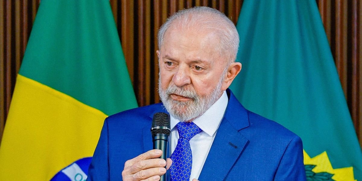 Governo divulga nota sobre a nova taxação e cita a família Bolsonaro como 'falsos patriotas'