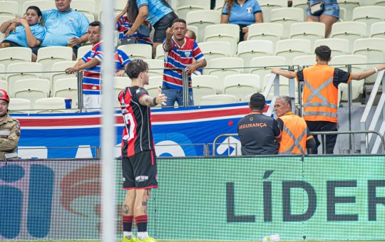Vitória vira sobre o Fortaleza com golaço de Tarzia e sai na frente da Copa do Nordeste