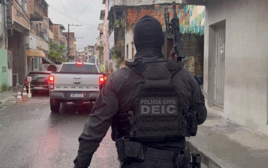 Polícia mira organização criminosa suspeita de roubos a farmácias, tráfico de drogas e lavagem de dinheiro