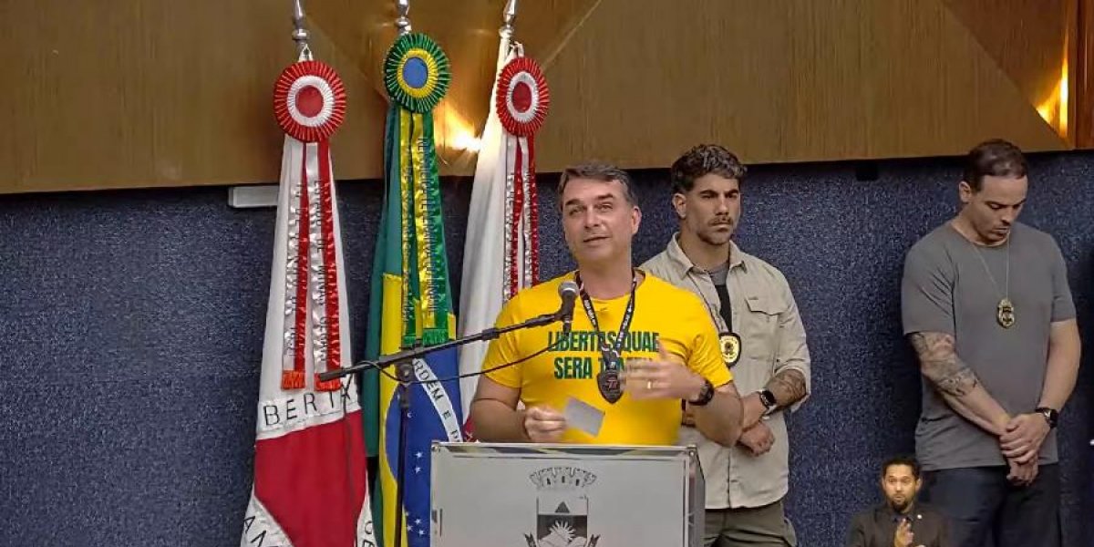 Flávio Bolsonaro afirma ter sido ameaçado de morte por Lula e reage a fala do presidente