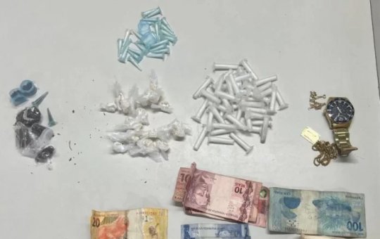 Homem é preso com cocaína e maconha na Fazenda Grande do Retiro, em Salvador