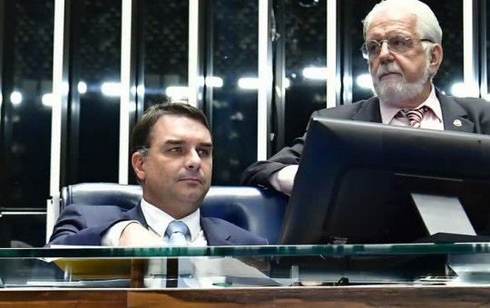 Jaques Wagner ataca Flávio Bolsonaro e dispara: "Esse tipo de postura é de traidor"