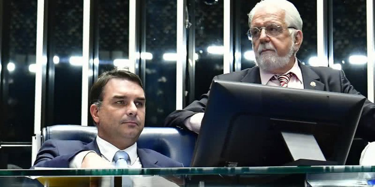 Jaques Wagner ataca Flávio Bolsonaro e dispara: "Esse tipo de postura é de traidor"