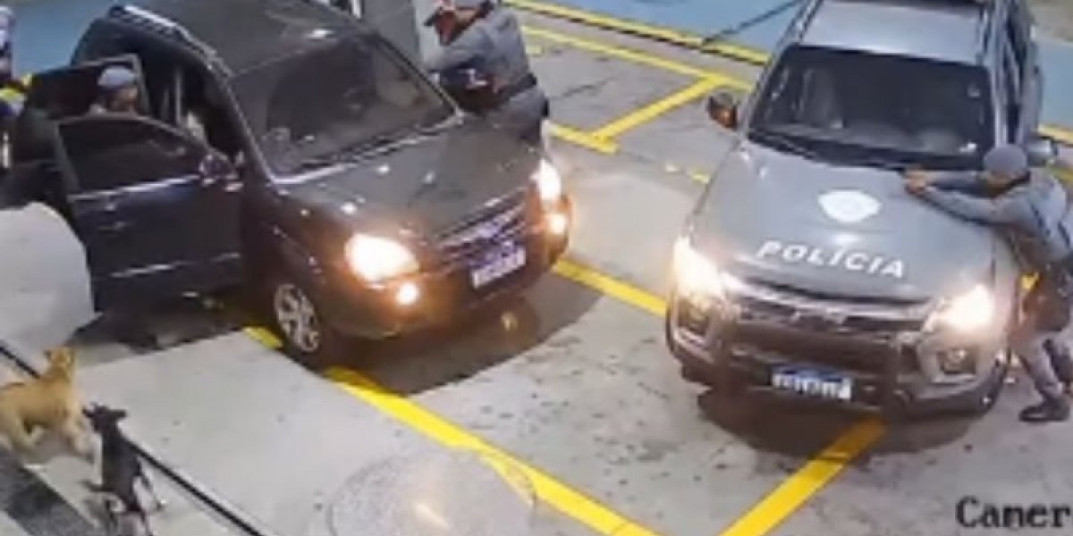 Polícia age rápido e intercepta carro com suspeitos de manter idoso como refém