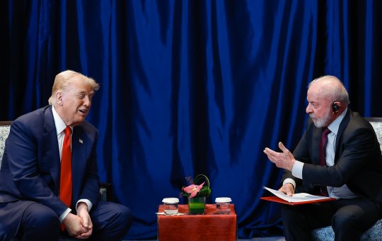 Lula busca novo encontro com Trump para discutir tarifas sobre produtos brasileiros
