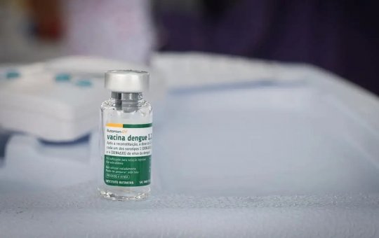Ministério da Saúde suspende a aplicação da vacina contra a Dengue
